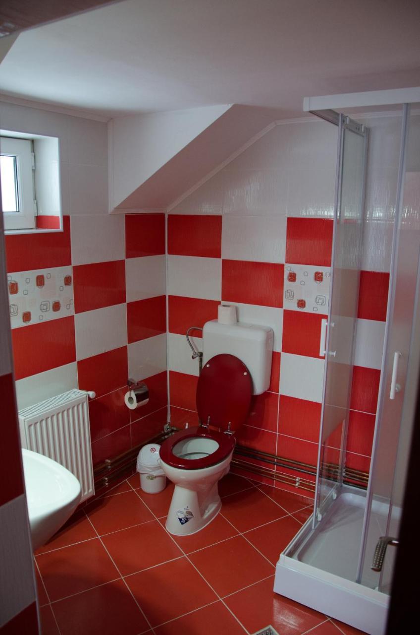 Casa Elena Guest House Бран Екстериор снимка